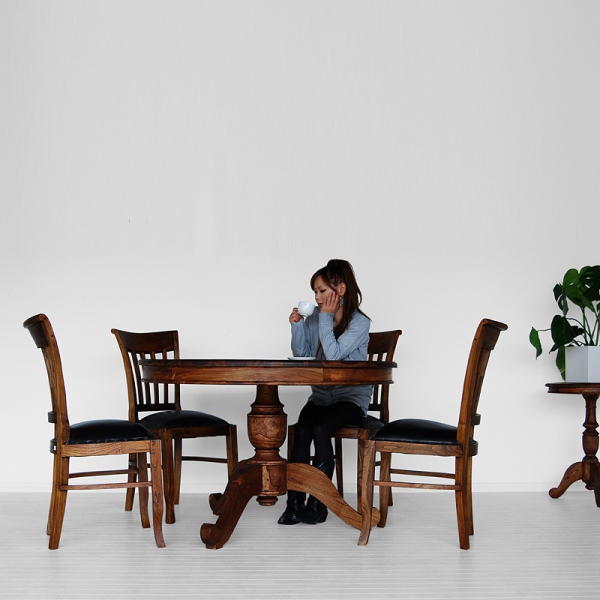 Cindy Dining Set with Round Table