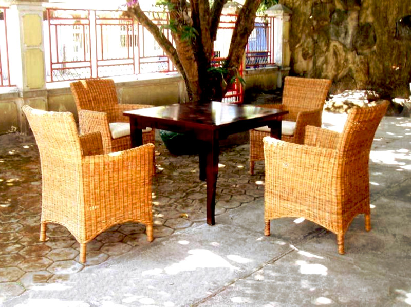 Feroza Dining Set