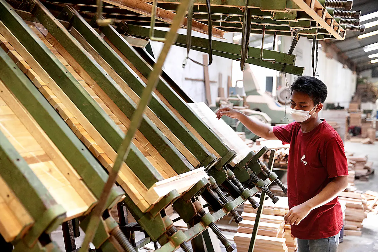 Indonesian teak wood furniture factory