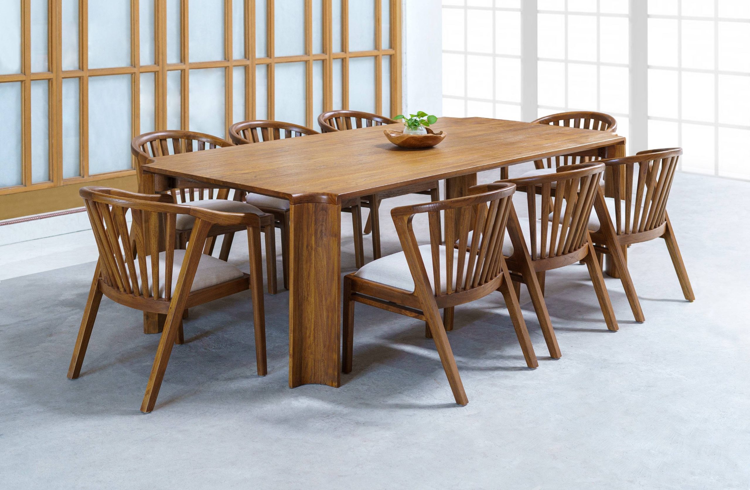 Niagara Saeka Dining Room Set